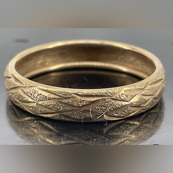 Source Unknown Jewelry - 10k gold textured band size 9